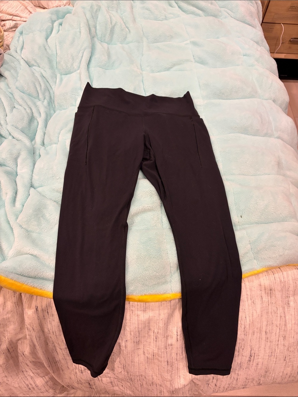 Athleta Transcend stash Black Leggings